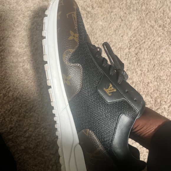 Louis. Vuitton sneakers size 9 - Picture 6 of 9